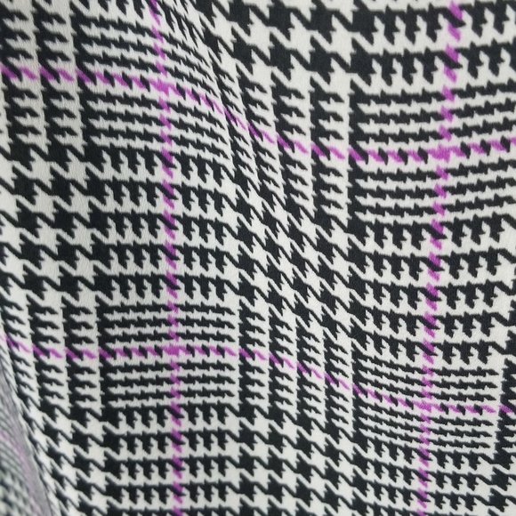 Banana Republic plaid short sleeved top - Picture 2 of 3